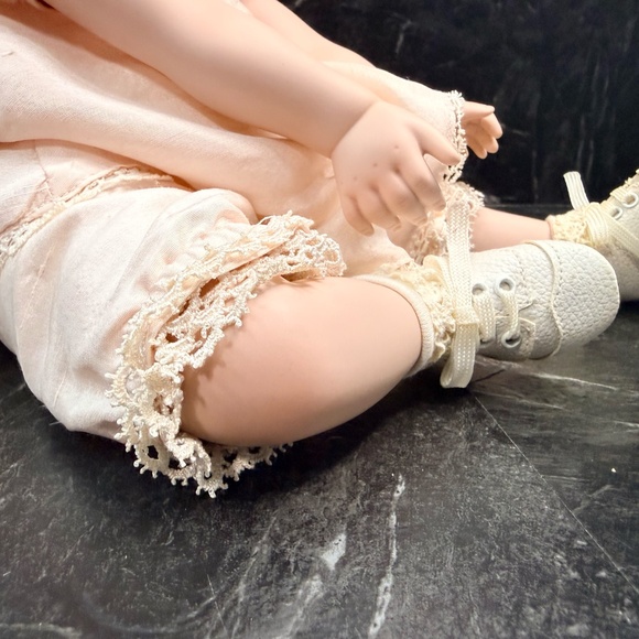 THE DANBURY MINT by Elke Hutchens “Little Miss Shirley Temple” Doll - Picture 12 of 13